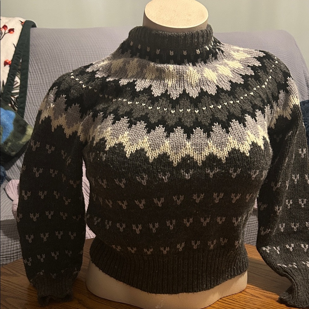 Susan ESS vintage Nordic ski pullover sweater size medium from smoke free home.